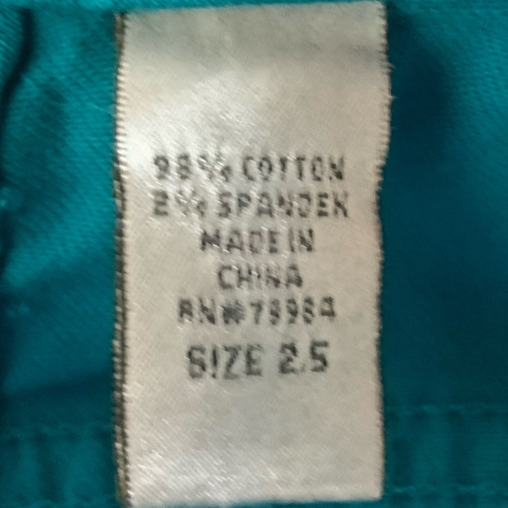 Chicos Platinum Denim Capri Jean Ultimate Fit Turquoise Size 2.5/14 - Picture 6 of 7